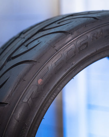 235 40 18 Zeknova RS606 R4 (Medium)