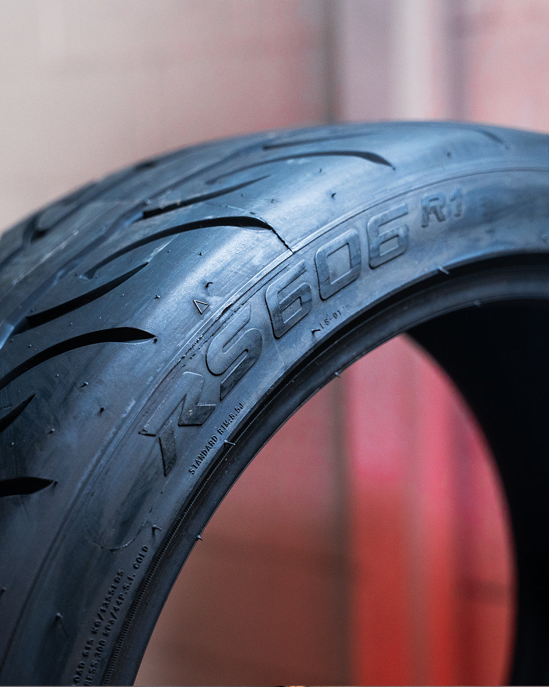 235 40 18 Zeknova RS606 R1 (Soft)